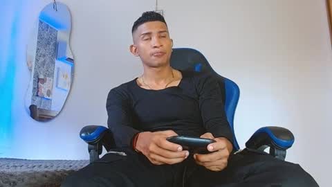 Mistery Guy online show from November 3, 7:48 pm