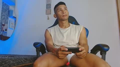 Mistery Guy online show from November 15, 11:32 pm