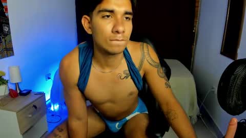 VALENTINO MOURA online show from March 7, 3:49 pm