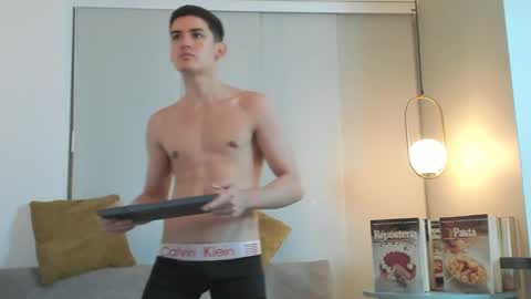 Snapshot of valentinocerati chatting on December 2, 4:09 am ValentinoCerati online show from December 2, 4:09 am