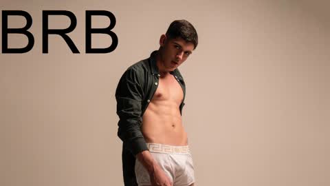 Snapshot of valentinocerati chatting on December 9, 4:56 am ValentinoCerati online show from December 9, 4:56 am