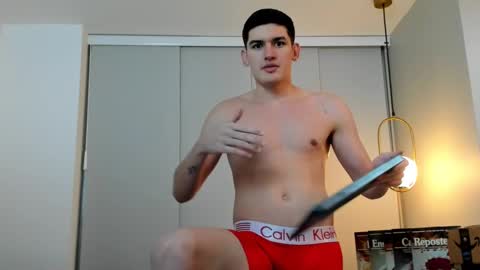 Snapshot of valentinocerati chatting on December 25, 4:54 am ValentinoCerati online show from December 25, 4:54 am