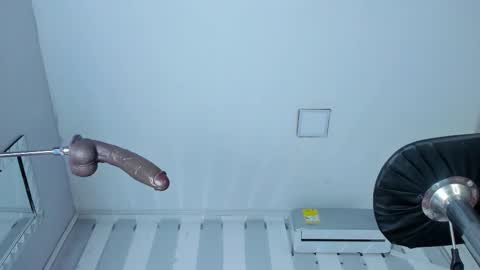 Valentino online show from November 19, 5:29 am