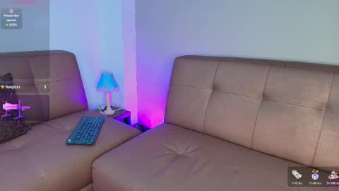 Snapshot of valentinos_ chatting on May 7, 8:47 pm Valentinos online show from May 7, 8:47 pm