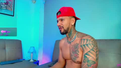 Snapshot of valentinos_ chatting on May 27, 1:57 am Valentinos online show from May 27, 1:57 am