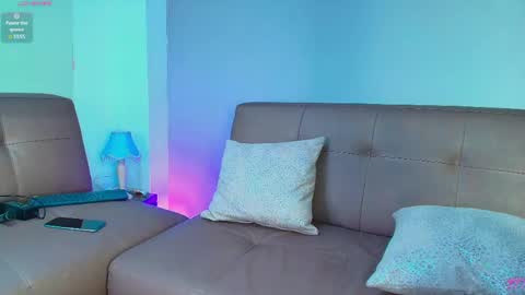 Snapshot of valentinos_ chatting on May 28, 8:50 pm Valentinos online show from May 28, 8:50 pm