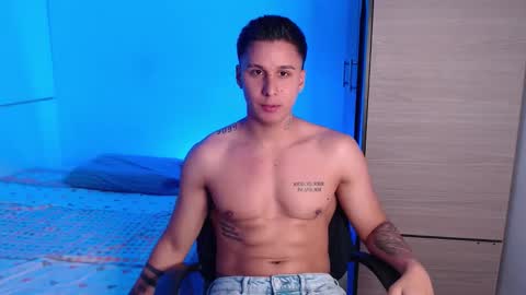Snapshot of valentinosex_1 chatting on September 14, 6:29 pm VALENTINO online show from September 14, 6:29 pm