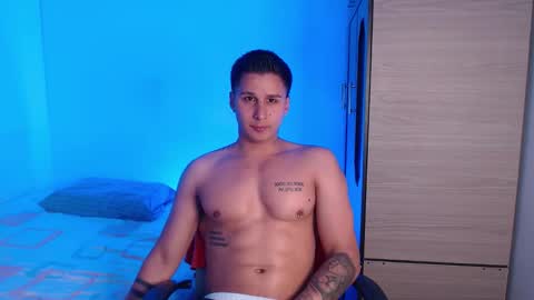 Snapshot of valentinosex_1 chatting on September 20, 6:20 pm VALENTINO online show from September 20, 6:20 pm