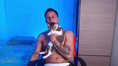 VALENTINO online show from October 28, 11:29 pm