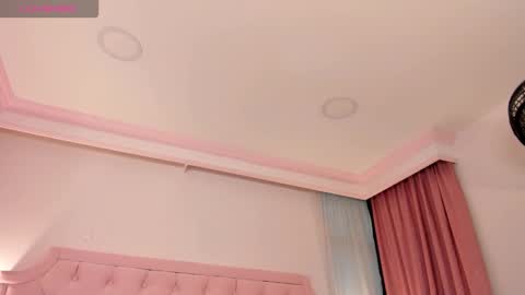 Snapshot of valentoro1 chatting on November 24, 12:05 pm Vale Toro online show from November 24, 12:05 pm