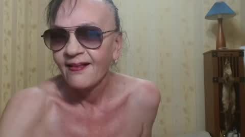 Snapshot of valenttijm3851 chatting on July 6, 9:50 pm valentijm online show from July 6, 9:50 pm