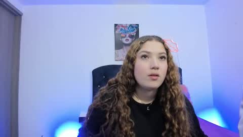 Valeria and Zoe online show from March 17, 3:15 pm