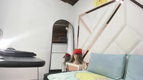 valeria_gil_ online show from May 15, 3:46 am