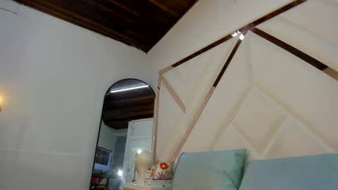 Snapshot of valeria_gil_ chatting on June 14, 8:00 pm valeria_gil_ online show from June 14, 8:00 pm