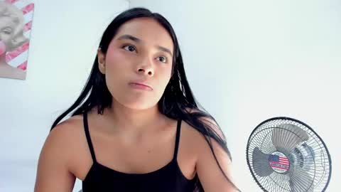 Snapshot of valeria_miller69 chatting on April 30, 3:07 pm valeria_miller69 online show from April 30, 3:07 pm