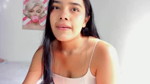 Snapshot of valeria_miller69 chatting on May 1, 1:37 pm valeria_miller69 online show from May 1, 1:37 pm