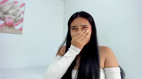 Snapshot of valeria_miller69 chatting on May 2, 2:33 pm valeria_miller69 online show from May 2, 2:33 pm