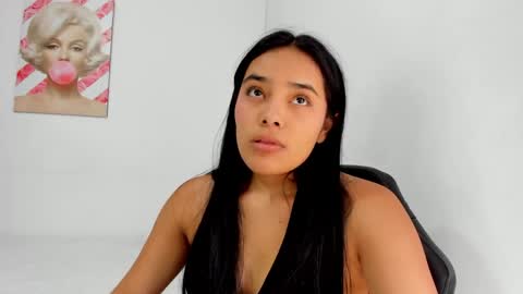 Snapshot of valeria_miller69 chatting on May 13, 3:31 pm valeria_miller69 online show from May 13, 3:31 pm
