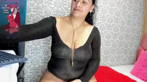 Snapshot of valeria_rivera1 chatting on April 4, 7:00 pm Costume lover online show from April 4, 7:00 pm