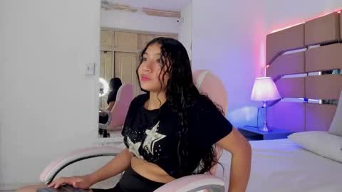 Snapshot of valeria_usuga chatting on April 30, 11:16 am valeria_usuga online show from April 30, 11:16 am