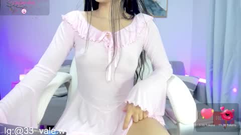 Snapshot of valeria_wood chatting on November 21, 6:23 am valeria online show from November 21, 6:23 am