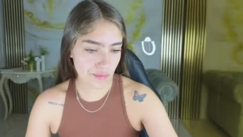 Snapshot of valeriaa_s chatting on July 6, 12:24 pm valeriaa_s online show from July 6, 12:24 pm