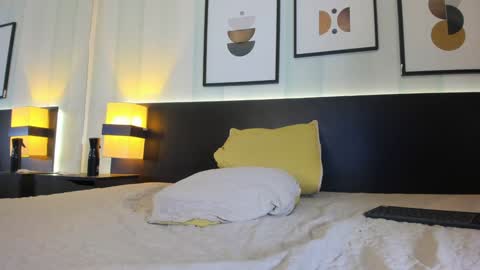 Snapshot of valeriaa_soler chatting on February 1, 5:47 pm Valeria online show from February 1, 5:47 pm