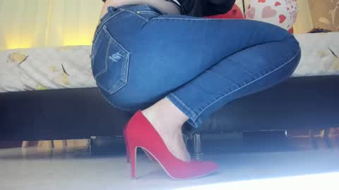 Snapshot of valeriaa_soler chatting on February 14, 11:53 pm Valeria online show from February 14, 11:53 pm