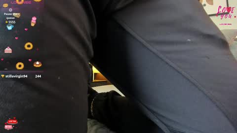 Snapshot of valeriaa_soler chatting on February 21, 2:38 pm Valeria online show from February 21, 2:38 pm