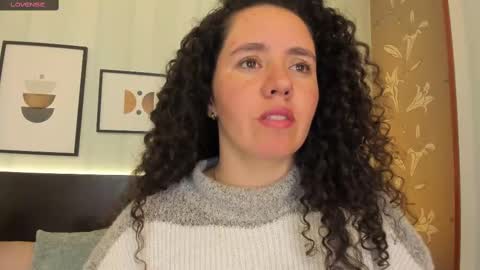 Snapshot of valeriaa_soler chatting on February 23, 12:16 pm Valeria online show from February 23, 12:16 pm