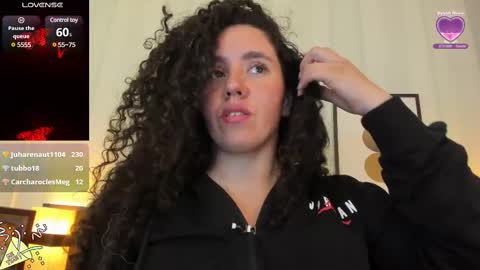 Snapshot of valeriaa_soler chatting on February 28, 3:37 pm Valeria online show from February 28, 3:37 pm