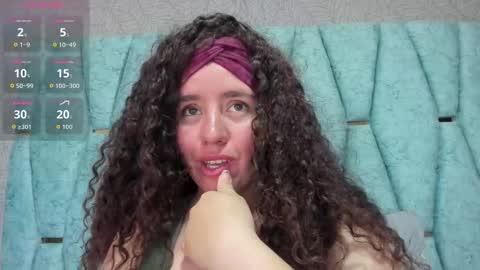 Snapshot of valeriaa_soler chatting on October 17, 2:52 pm Valeria online show from October 17, 2:52 pm