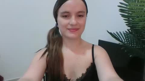 valeriafrannco online show from January 13, 3:47 pm