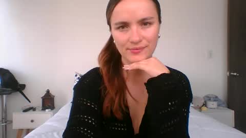valeriafrannco online show from May 6, 9:31 pm