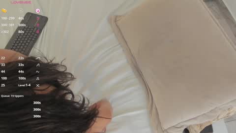 Snapshot of valeriah_ chatting on December 18, 2:28 pm Valeria online show from December 18, 2:28 pm