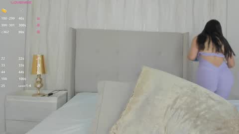 Snapshot of valeriah_ chatting on December 23, 12:41 pm Valeria online show from December 23, 12:41 pm