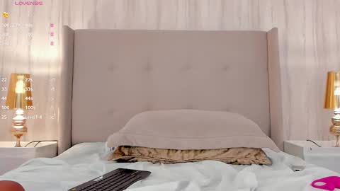 Snapshot of valeriah_ chatting on February 25, 3:16 pm Valeria online show from February 25, 3:16 pm