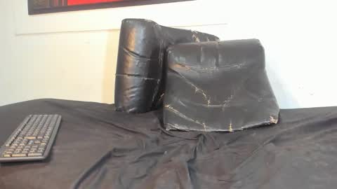 Snapshot of valeriapinkk chatting on February 23, 2:14 pm valeriapinkk online show from February 23, 2:14 pm