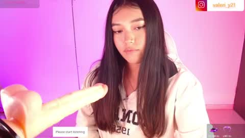 Snapshot of valeribell1 chatting on June 11, 2:44 am Valeri online show from June 11, 2:44 am