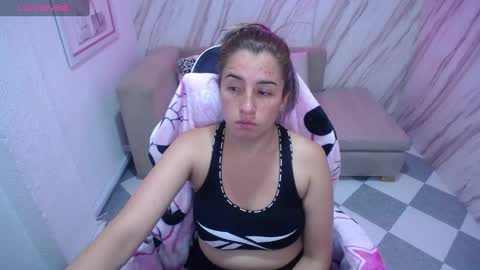 Snapshot of valerie_b chatting on December 12, 6:47 am valerie_b online show from December 12, 6:47 am