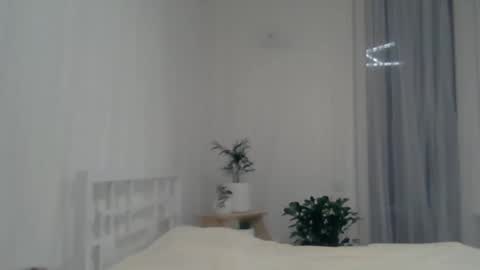 Snapshot of valerie_rose777 chatting on December 1, 6:41 pm valerie_rose777 online show from December 1, 6:41 pm