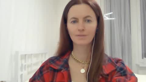 Snapshot of valerie_rose777 chatting on December 1, 9:48 pm valerie_rose777 online show from December 1, 9:48 pm
