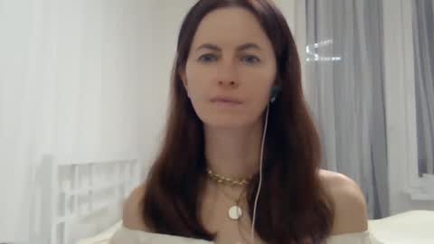 Snapshot of valerie_rose777 chatting on December 6, 7:34 pm valerie_rose777 online show from December 6, 7:34 pm