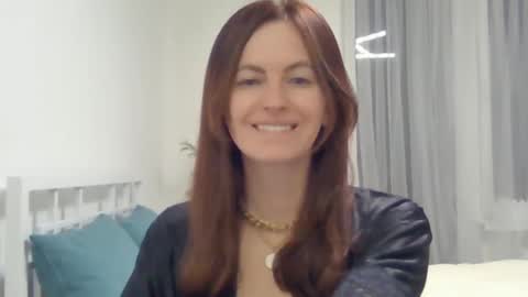 Snapshot of valerie_rose777 chatting on January 10, 10:15 pm valerie_rose777 online show from January 10, 10:15 pm