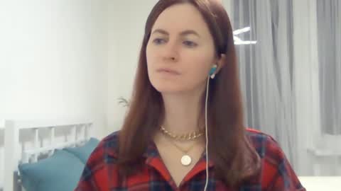 Snapshot of valerie_rose777 chatting on January 12, 7:31 pm valerie_rose777 online show from January 12, 7:31 pm