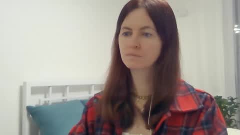 Snapshot of valerie_rose777 chatting on February 2, 6:42 pm valerie_rose777 online show from February 2, 6:42 pm