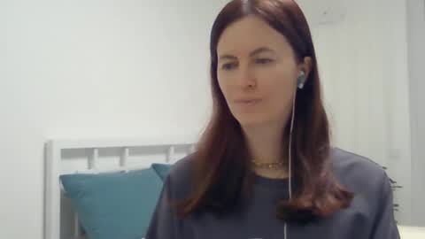 Snapshot of valerie_rose777 chatting on February 17, 7:42 pm valerie_rose777 online show from February 17, 7:42 pm