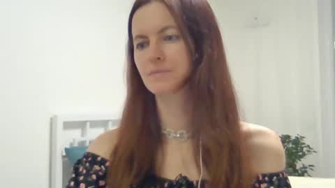 Snapshot of valerie_rose777 chatting on March 1, 6:54 pm valerie_rose777 online show from March 1, 6:54 pm