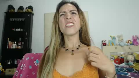valerie_rousse online show from May 7, 12:16 am