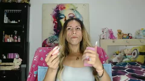 valerie_rousse online show from May 22, 5:25 am